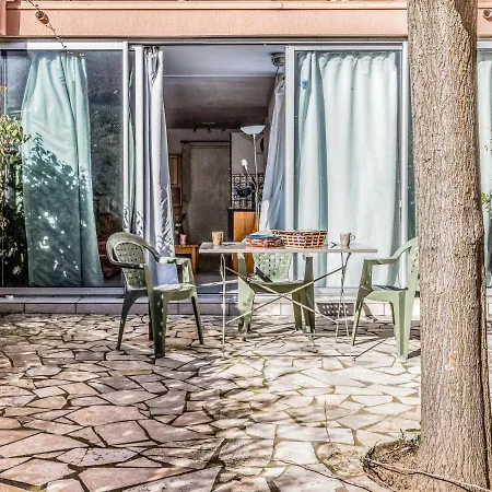 Antinea Apartment